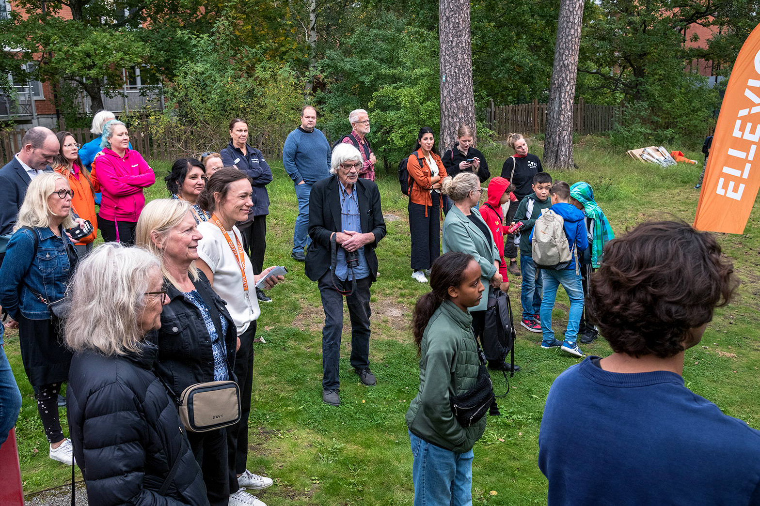 Besökare på invigningen